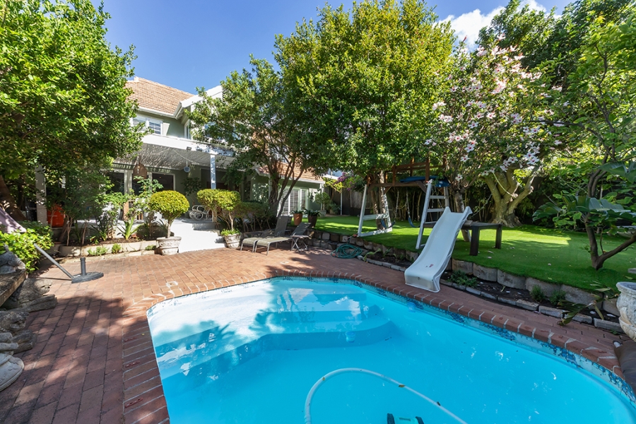 4 Bedroom Property for Sale in Gardens Western Cape